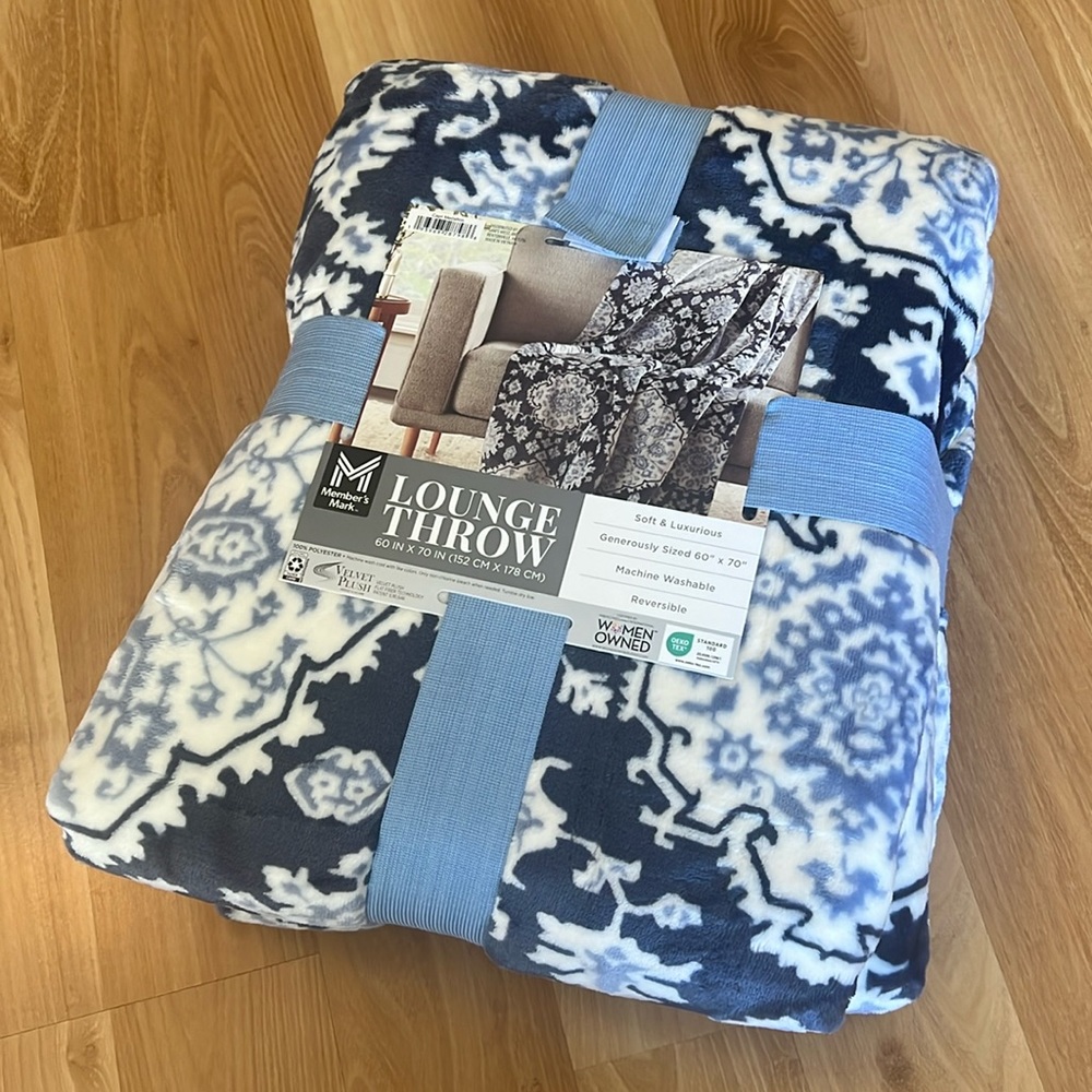 Member’s Mark Lounge Throw